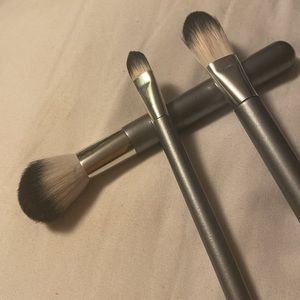 -Set of 3 Makeup Brushes-